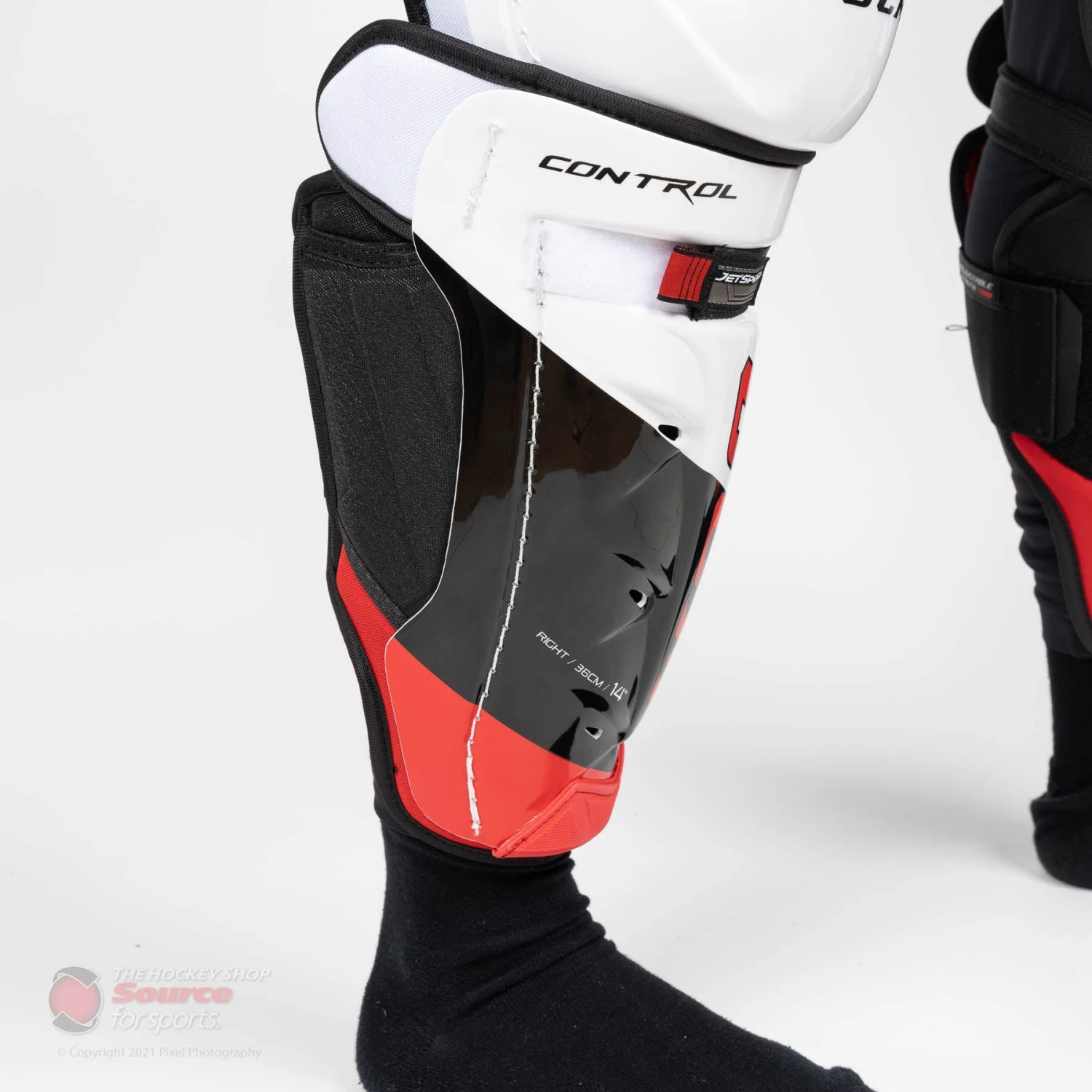 CCM Jetspeed Control Senior Hockey Shin Guards (2021) 9 CCM Jetspeed Control Senior Hockey Shin Guards (2021) - Image 7