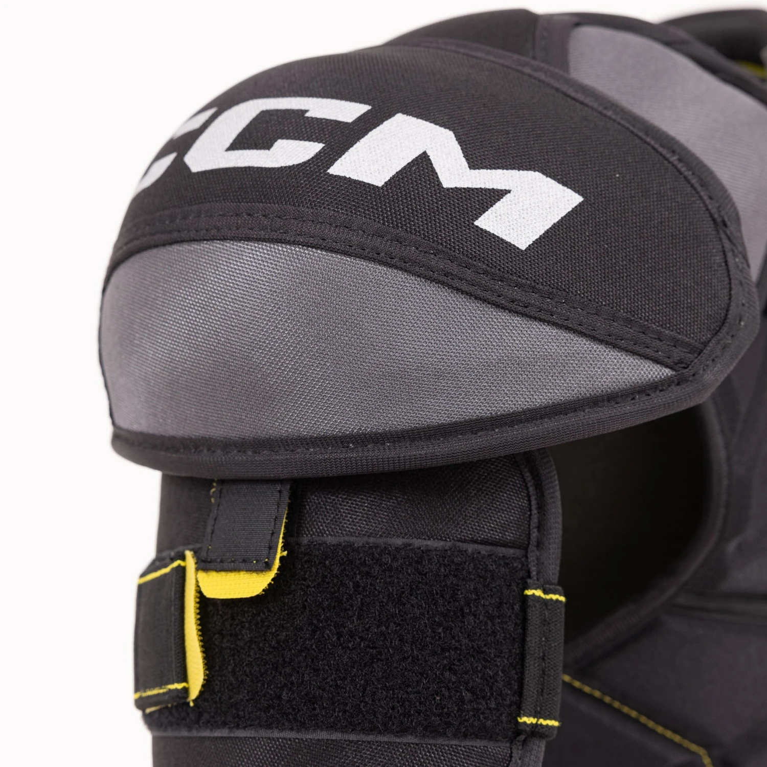 CCM Tacks AS580 Junior Hockey Shoulder Pads 6 CCM Tacks AS580 Junior Hockey Shoulder Pads - Image 4
